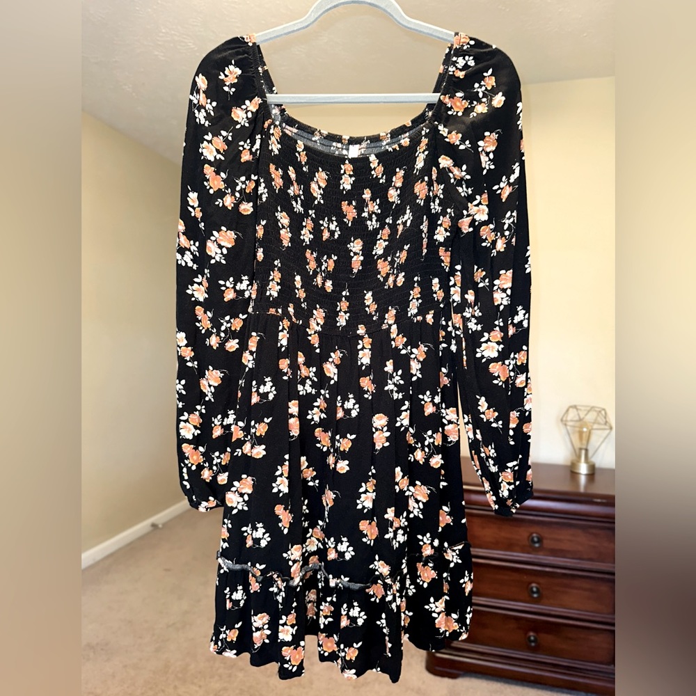 Xhilaration - Long sleeved Square neck Dress - Size Medium